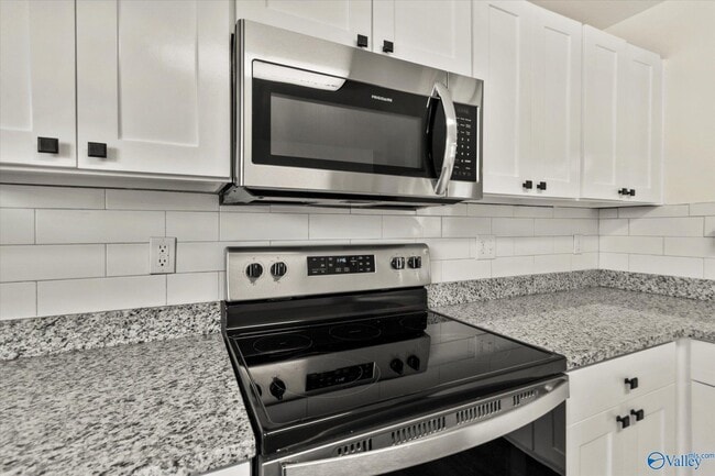 Building Photo - 223 Dormont Dr NE