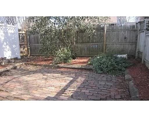 Building Photo - 97 Baldwin St