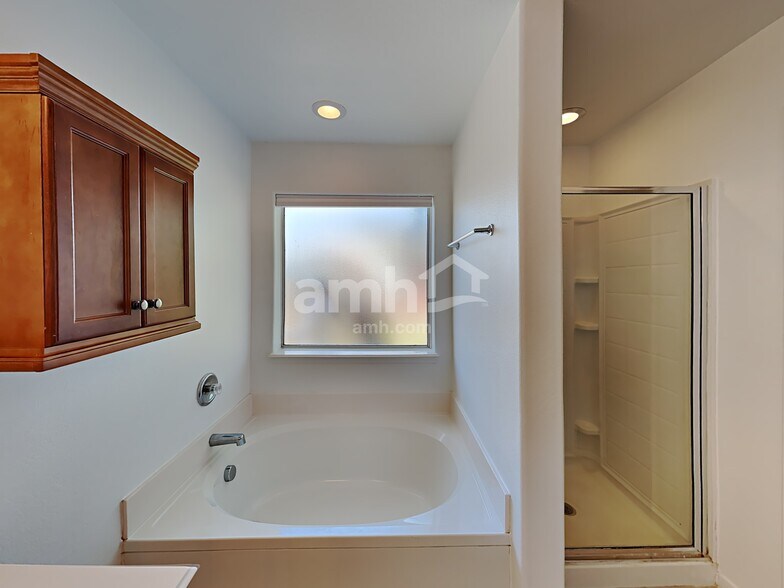 Building Photo - 21447 Hannover Grove Ln