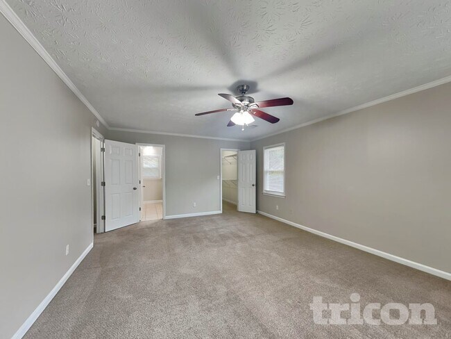 Building Photo - 1925 Sidneys Cove