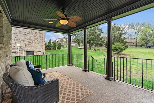 Building Photo - 1005 Brittain Downs Dr