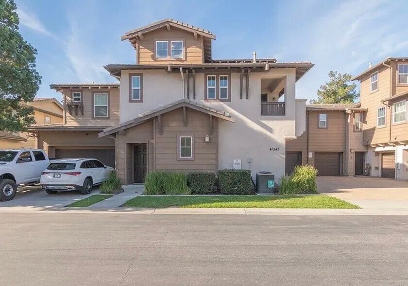 Building Photo - 41543 King Palm Ave