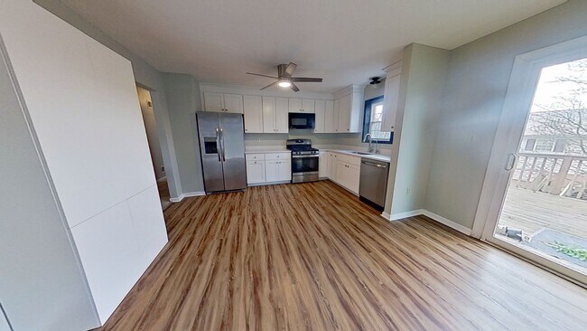 Building Photo - Single Family Raised Rancher with Fenced-In Yard