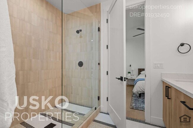 Building Photo - 2817 Democracy Alley