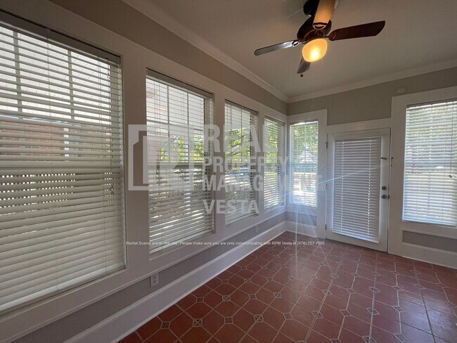 Building Photo - 3241 Ridge Ave