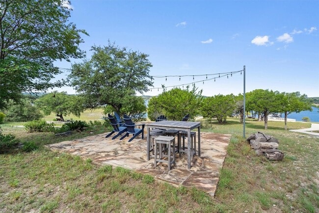 Building Photo - 504 Lakeshore Cir