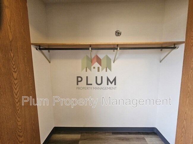 Building Photo - 2340 Fairview Ave