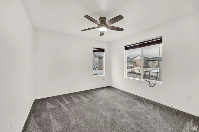 Building Photo - 1616 E Maple Way