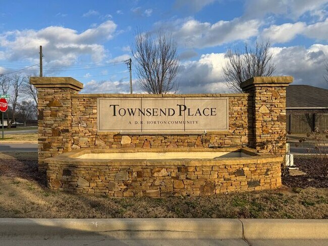 Building Photo - Make This Your HOME with a FENCED YARD