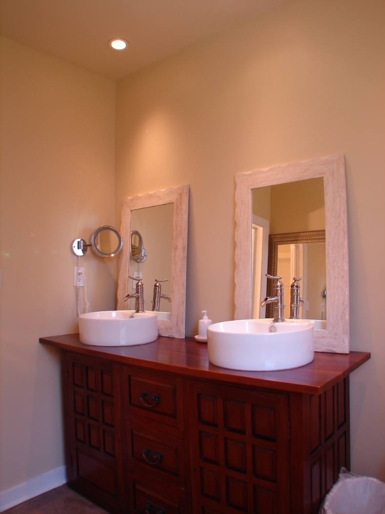 Bathroom - 913 Milton St