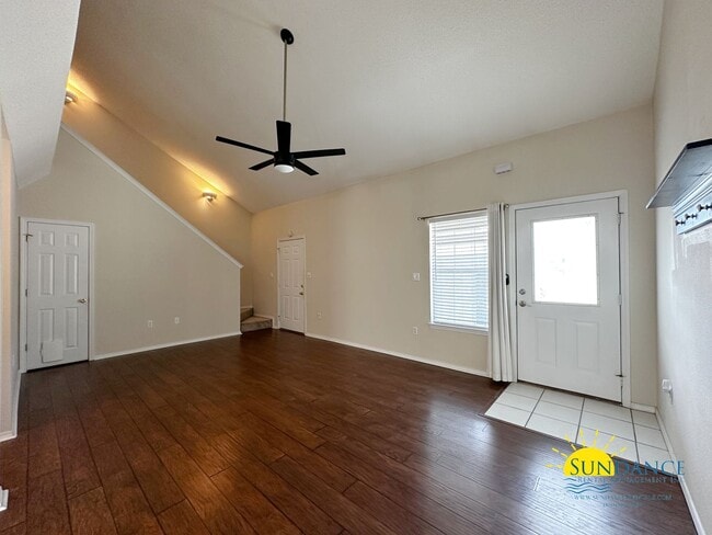 Building Photo - Spacious 3-Bedroom Home in FWB in between Eglin & Hurlburt Bases!