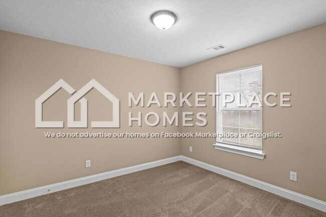 Building Photo - 108 James St