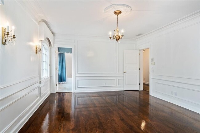 Building Photo - 2485 W Wesley Rd NW