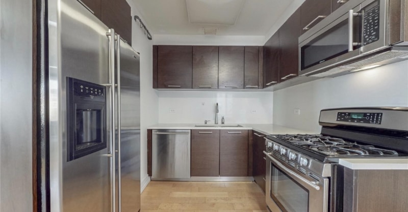 Building Photo - 64-05 Yellowstone Blvd