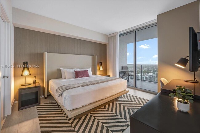 Building Photo - 4010 S Ocean Dr