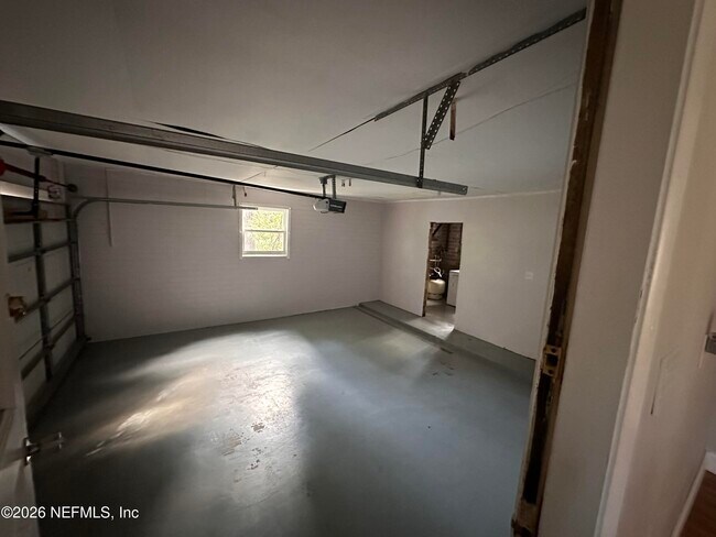 Building Photo - 6117 Clifton Ave