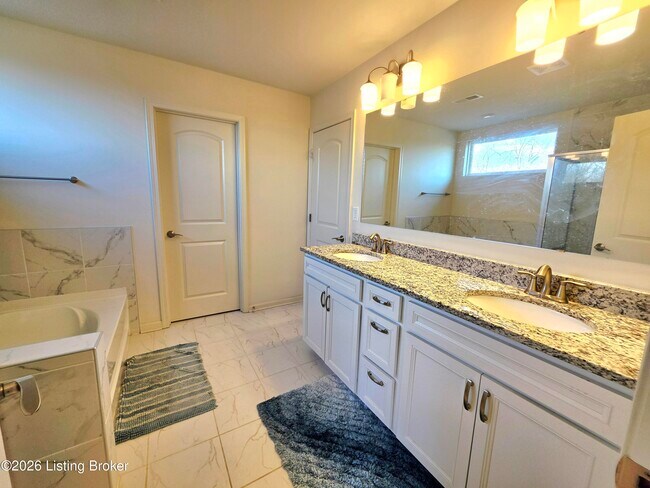 Building Photo - 17505 Shakes Creek Dr