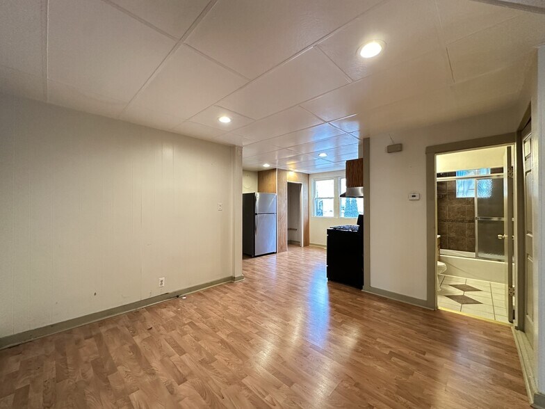 Building Photo - 3734 W Wabansia Ave
