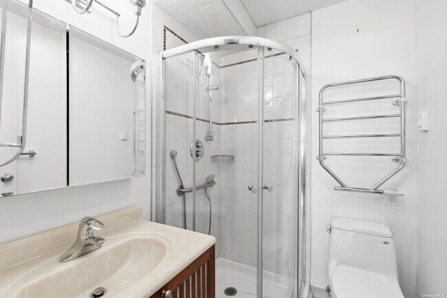 Building Photo - 265 Dune Rd