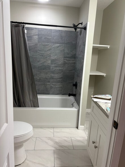 Building Photo - 205 Coakley St