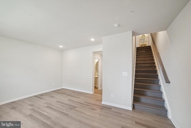 Building Photo - 2513 Gatwick Ln