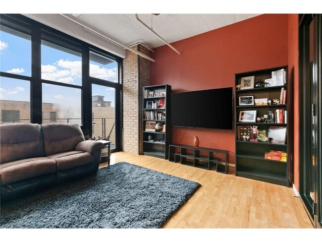 Building Photo - 290 Market St