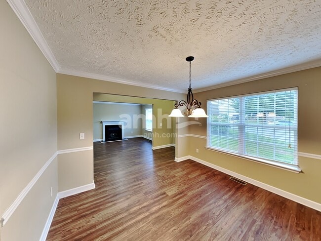 Building Photo - 3404 Bent Wood Cv