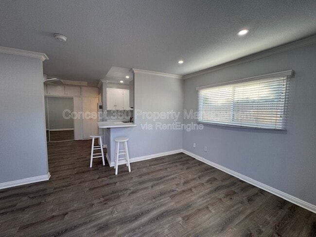 Building Photo - 2061 Lomina Ave