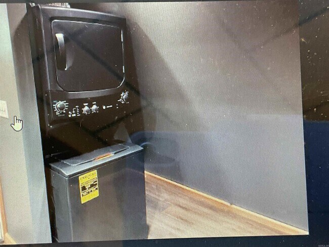 Building Photo - 2920 Silver Rdg