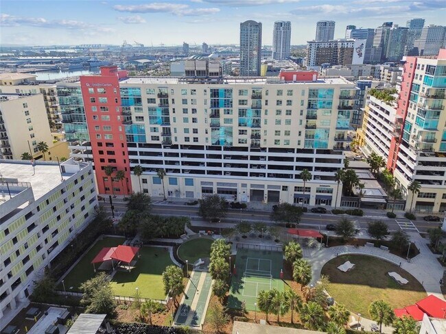 Building Photo - 1208 E Kennedy Blvd