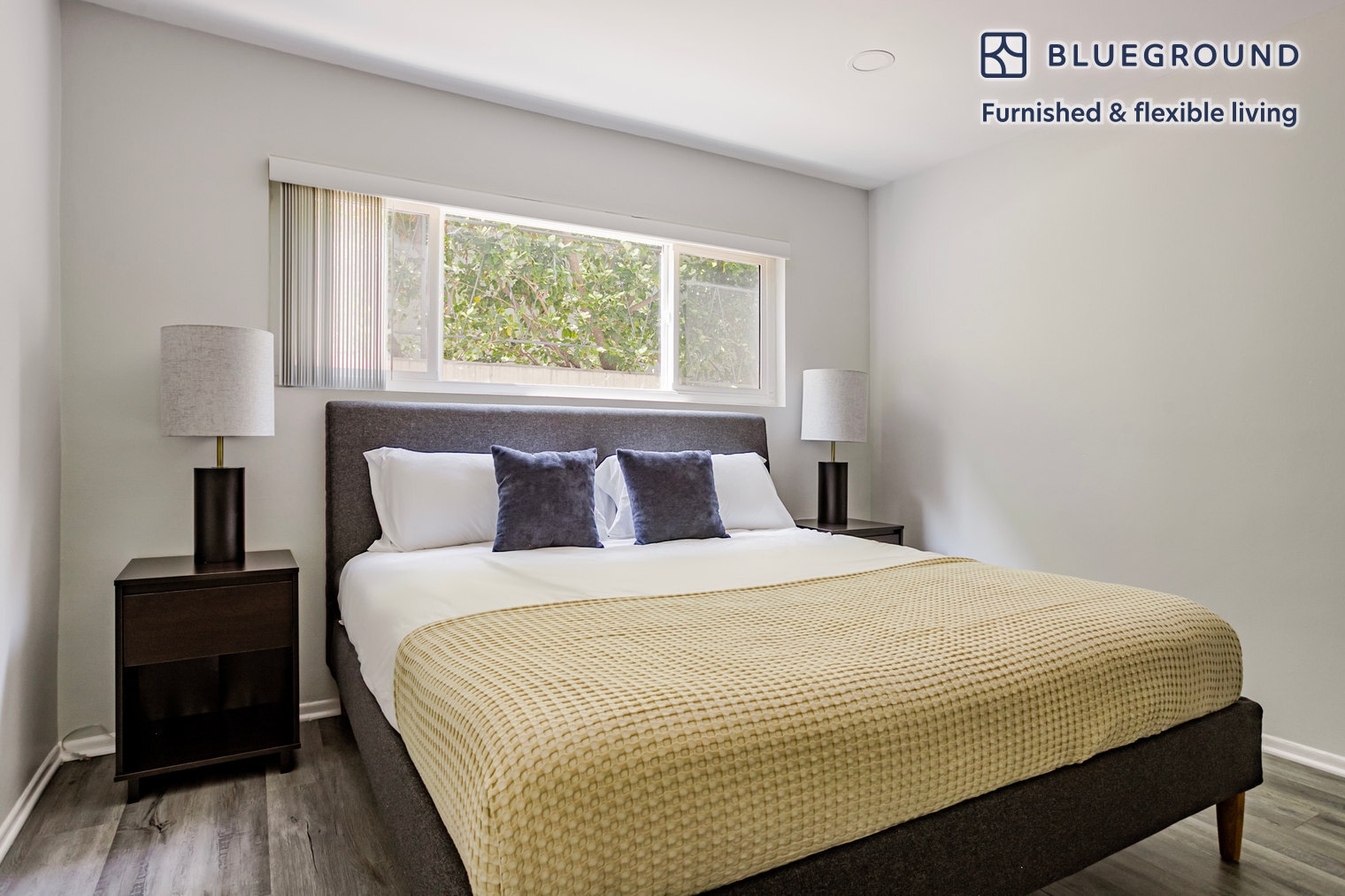 Building Photo - 1371 S Beverly Glen Blvd