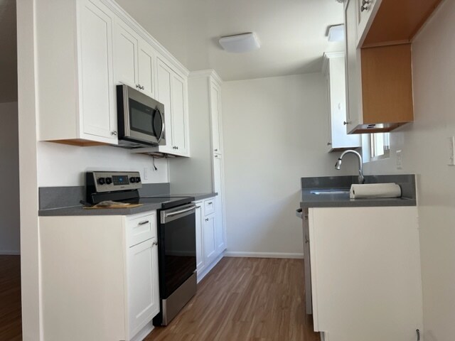 Kitchen - 113 S Irena Ave