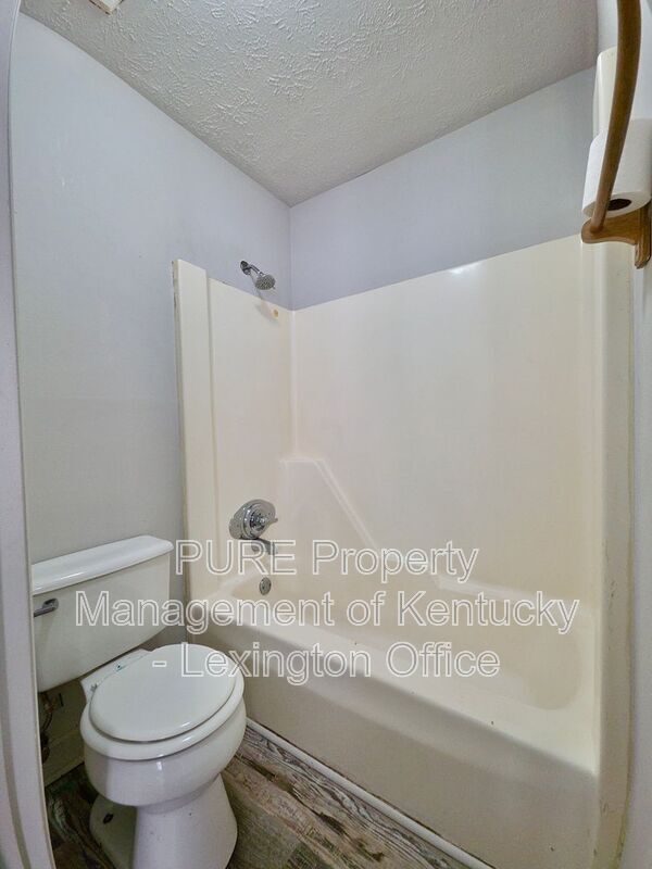 Building Photo - 164 Landings Dr