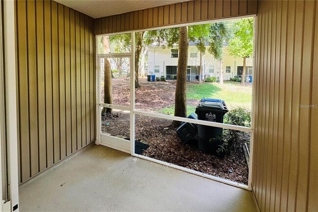 Building Photo - 207 Golden Pond Ct