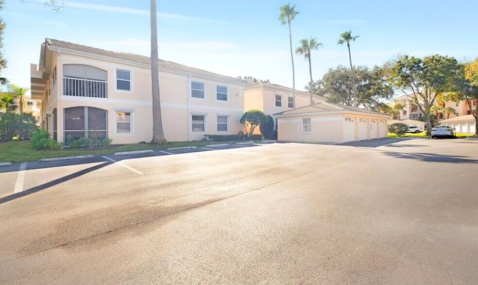 Building Photo - 1018 Woodshire Ln