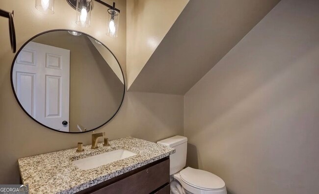 Building Photo - 2111 Highland Club Dr SE