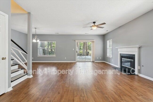 Building Photo - 1628 Willow Cv