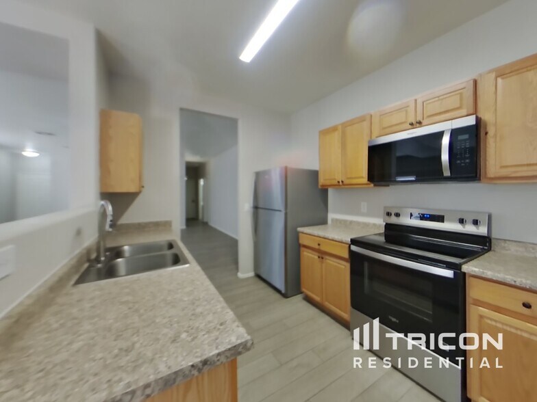 Building Photo - 792 E Horizon Heights Dr