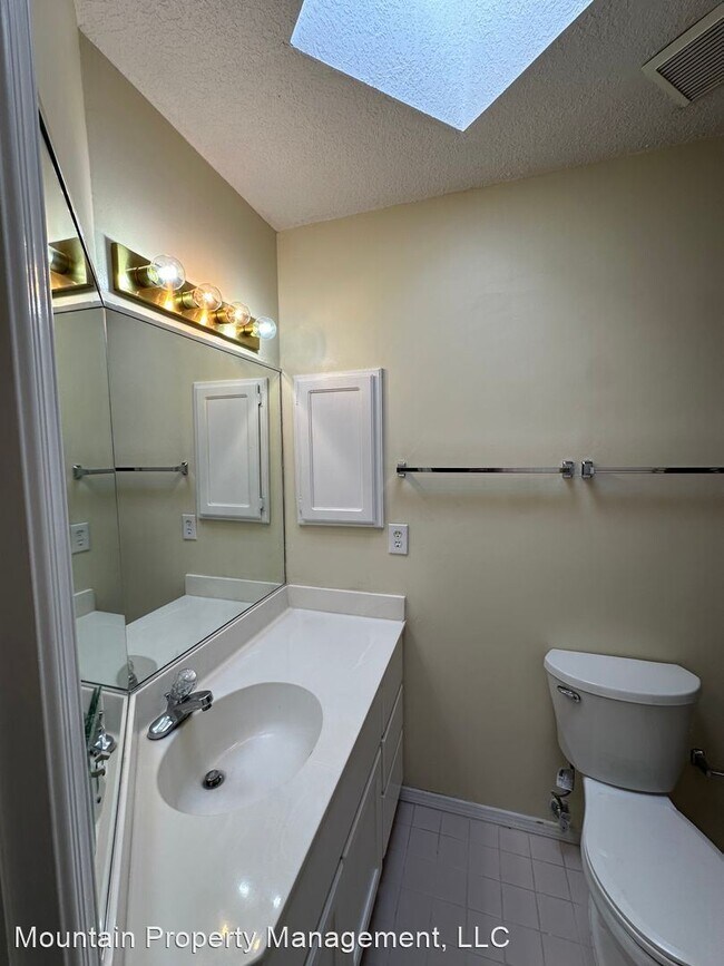 Building Photo - 2 br, 2 bath House - 6829 Ridge Top Dr