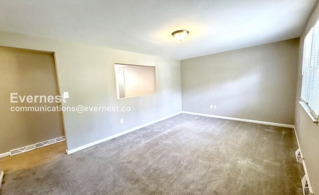 Building Photo - 588 Catskill Dr