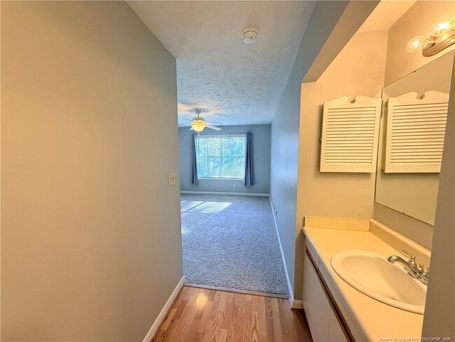 Building Photo - 663 Bartons Landing Pl