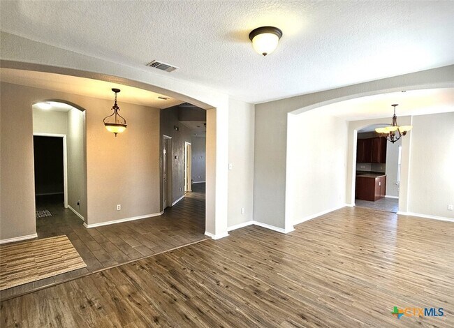 Building Photo - 316 Julian Point