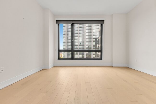 Building Photo - 550 Vanderbilt Ave