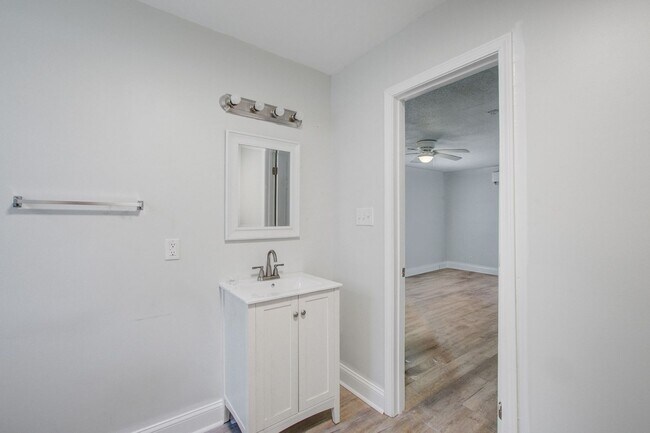 Building Photo - 7221 Patricia Dr