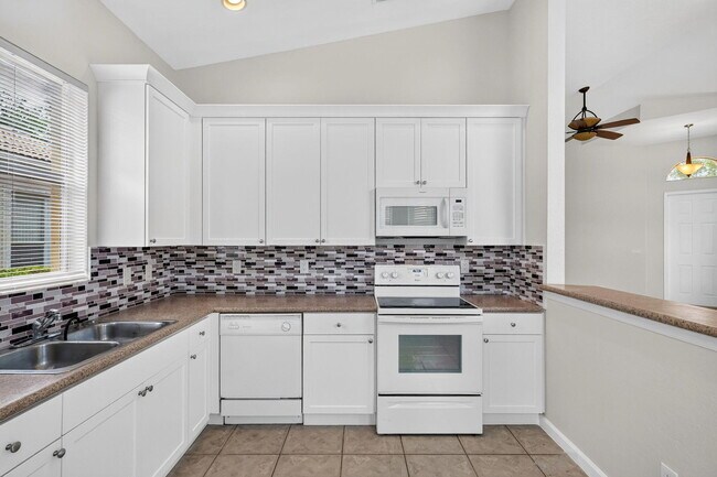 Building Photo - 5614 Sunberry Cir