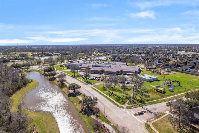 Building Photo - 8503 Stones Throw Ln