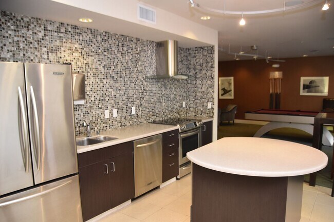 Building Photo - Coming soon! Stunning 2 Bedroom Tacoma Condo