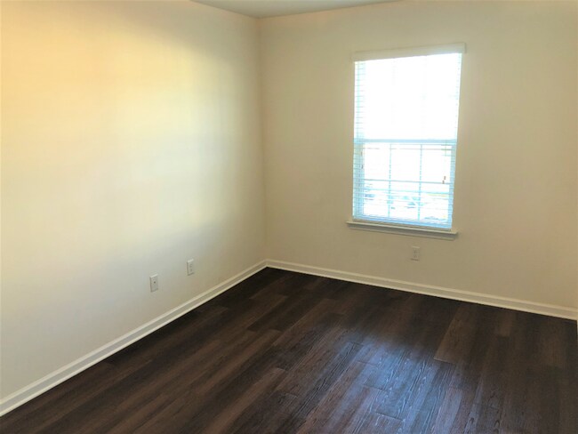 Building Photo - 17 TR