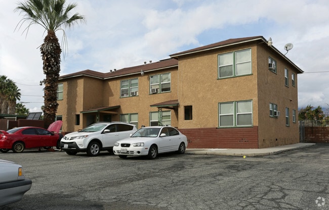 Building Photo - Dana Villa Apartments