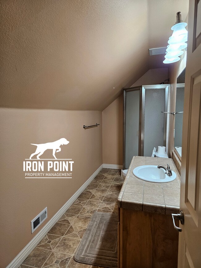 Building Photo - 3bed/3bath in sought after Nampa neighborhood w/3 car garage and large bonus room.